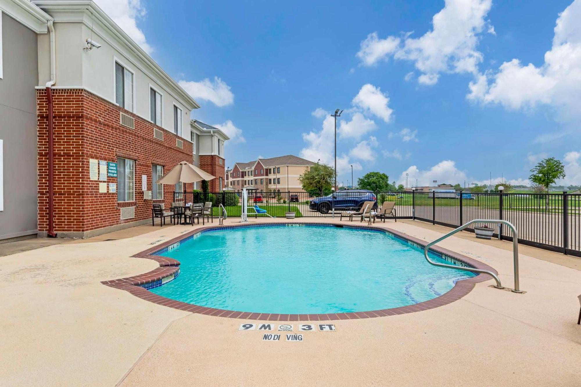 Best Western Fort Worth Inn And Suites Extérieur photo